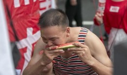 小网红吃瓜群众是谁,揭秘小网红“吃瓜群众”背后的神秘面纱